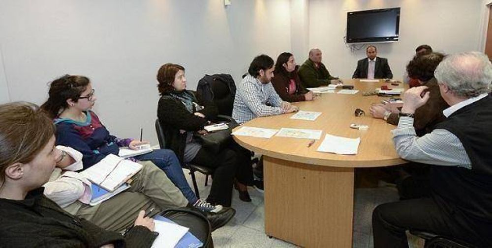 REUNI�N DE FUNCIONARIOS, CONCEJALES E INTEGRANTES DE FOROS DE SEGURIDAD DE LAN�S