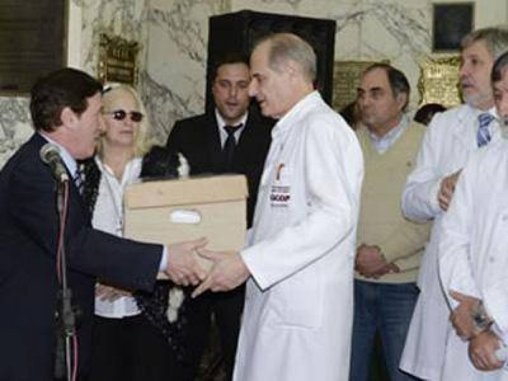 D�az P�rez particip� del aniversario del hospital Evita