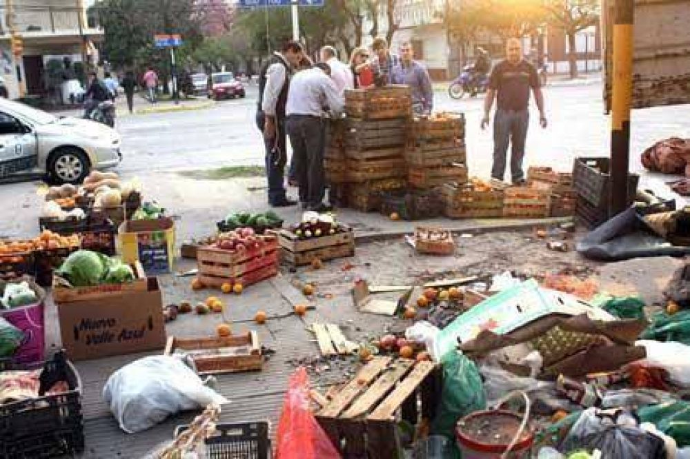 Clausuran verduler�a no habilitada con cucarachas y ratas