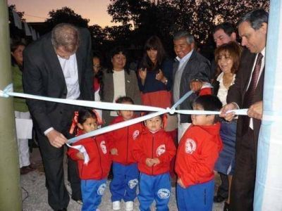 Funcionarios de educaci�n inauguraron jard�n maternal