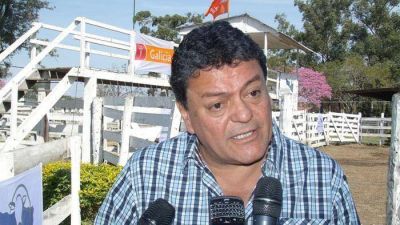 �Nuestro gobernador no necesita arrodillarse ante nadie porque tiene el enorme aval del pueblo�