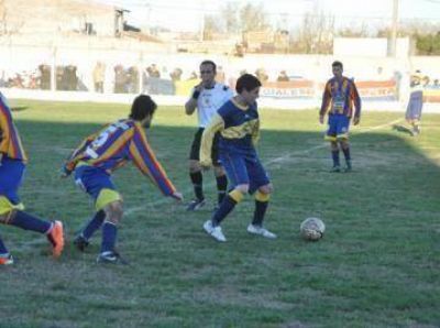 Con duelos de inter�s, retorna el f�tbol de Primera y Ascenso