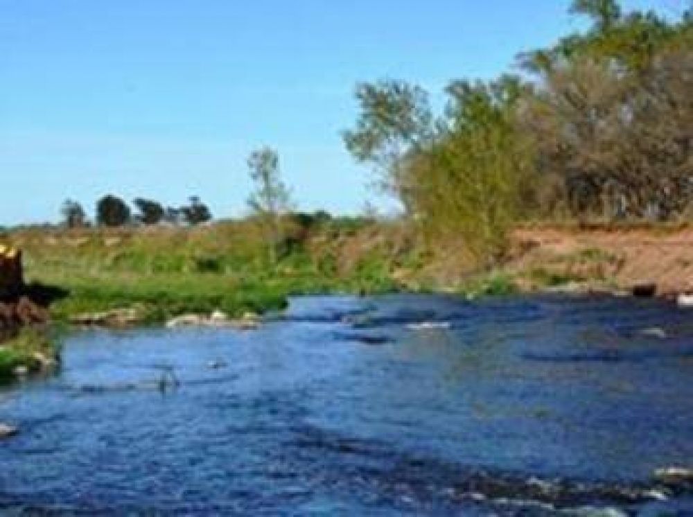 Buzos t�cticos contin�an el rastrillaje en el Arroyo Orellano