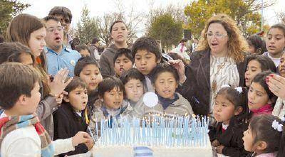 En Hilario Ascasubi contin�an de fiesta