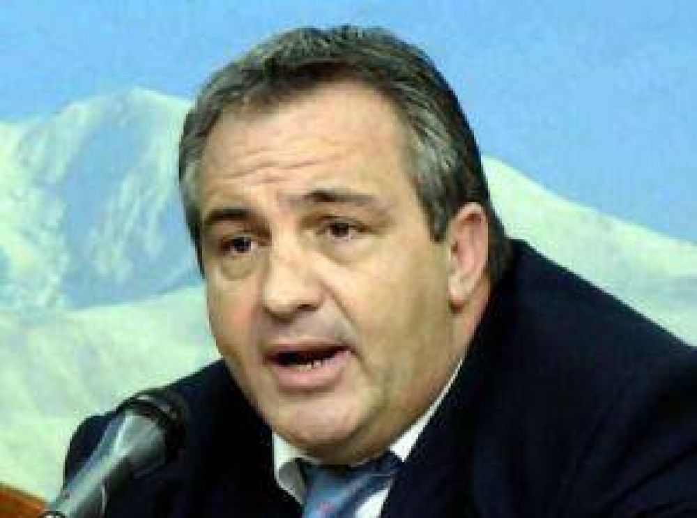 El Gobierno provincial se alista para militar por la re-reelecci�n