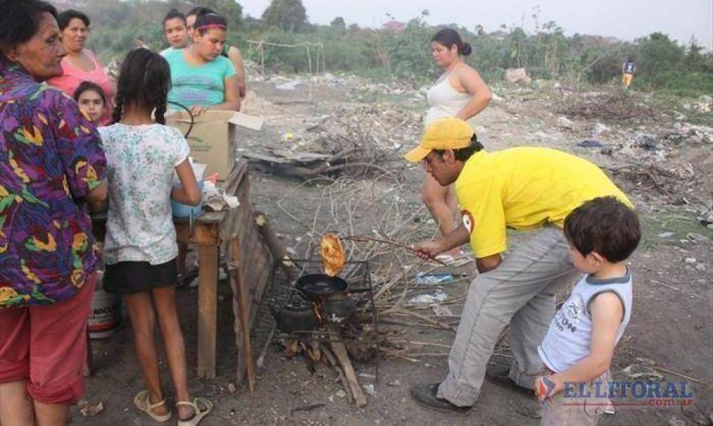Okupas del barrio Quilmes recibieron donaciones y armaron sus casillas