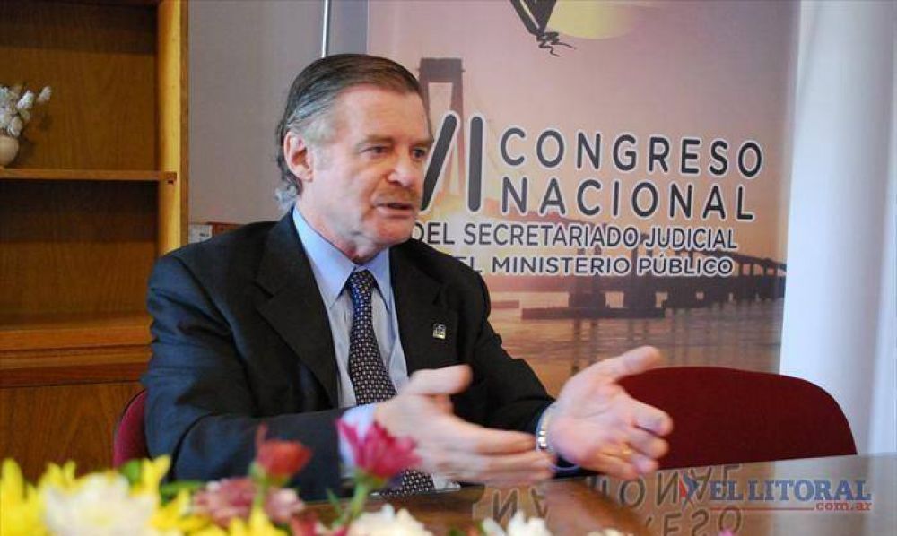 �La Justicia no puede resolver los problemas que la pol�tica no ha podido�