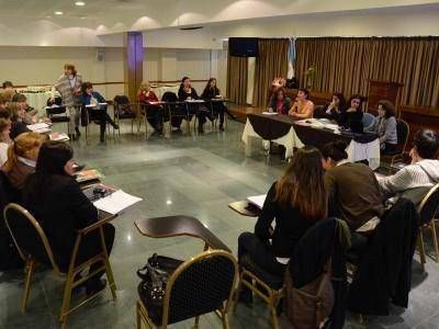 DISE�AN ESTRATEGIAS PARA LAS POL�TICAS DE G�NERO