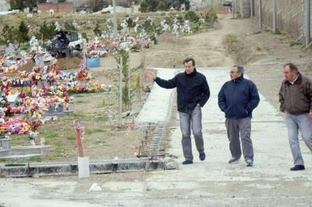 Lotes y obras en ejecuci�n, examinados por funcionarios