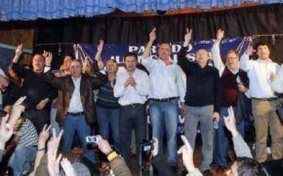 El Gobierno, El FPV, Las CGT y Los Intendentes Siguen Buscando "La Unidad"