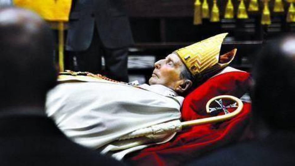 Afirman que la Iglesia �se ha quedado atr�s 200 a�os�