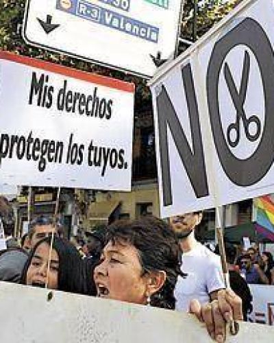 Rajoy da la cara por la suba del IVA