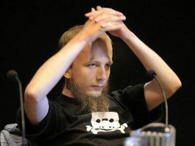 Detuvieron al fundador del portal Pirate Bay