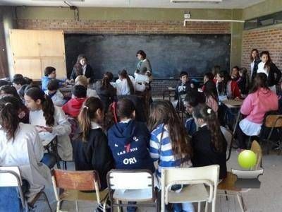 TENDIENDO PUENTES: ARTICULACI�N ENTRE LAS ESCUELAS PRIMARIAS Y LA SECUNDARIA N� 3