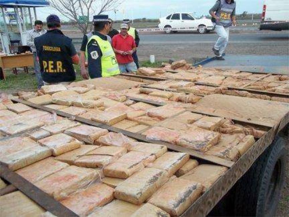 Camionero de Chivilcoy fue detenido cuando transportaba 1.000 kilos de marihuana