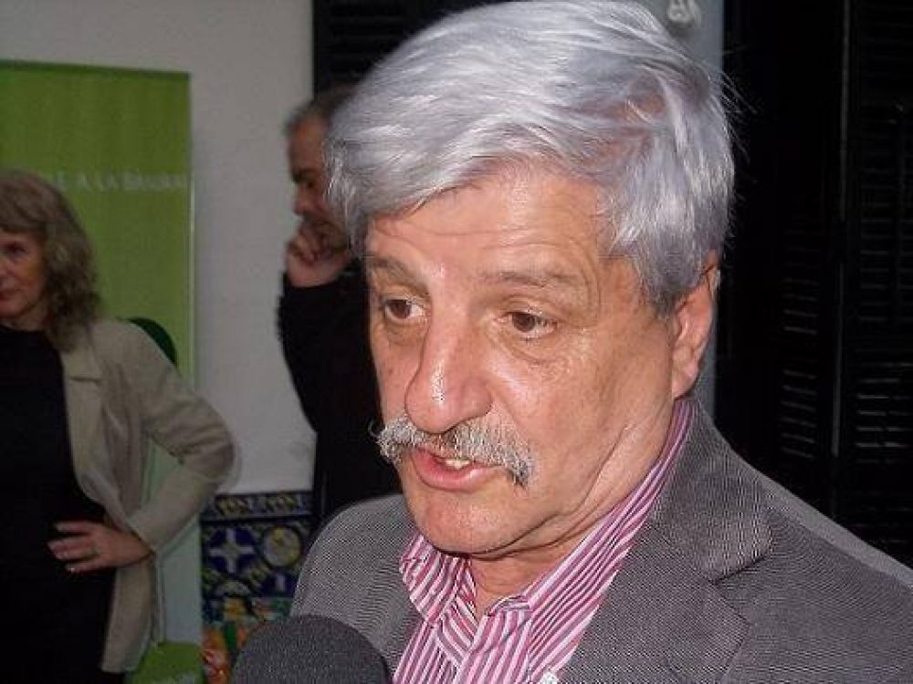 "No me parece mal que los j�venes participen", opin� Luis Andreotti