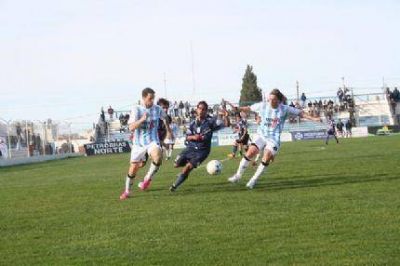 Uni�n sopl� fuerte en el sur y logr� su primer �xito ante Guillermo Brown por 3 a 1
