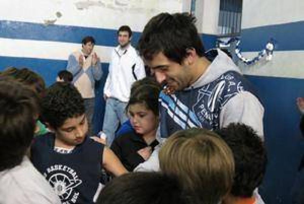 Pe�arol con los ni�os