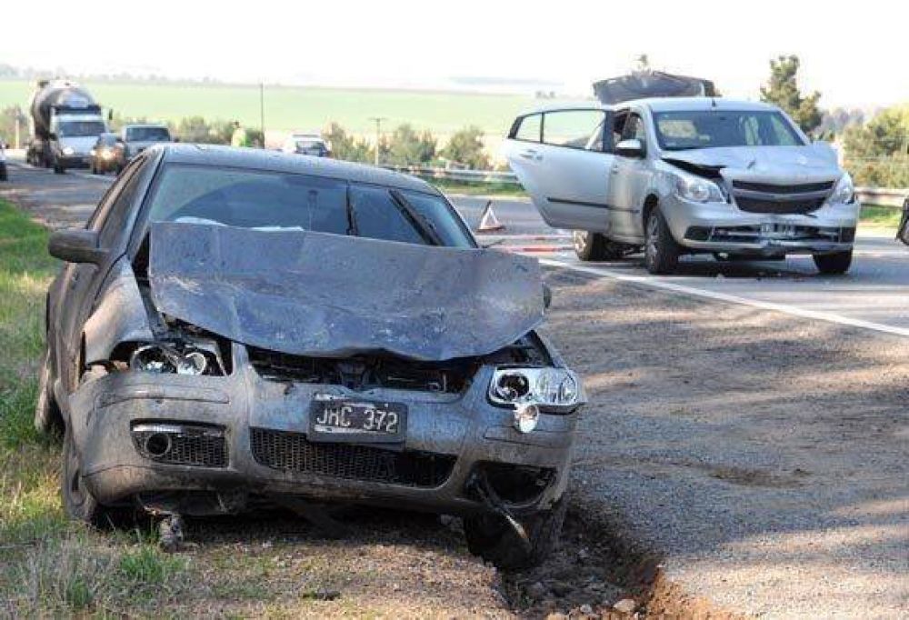 Tres veh�culos protagonizaron un violento choque en la 226