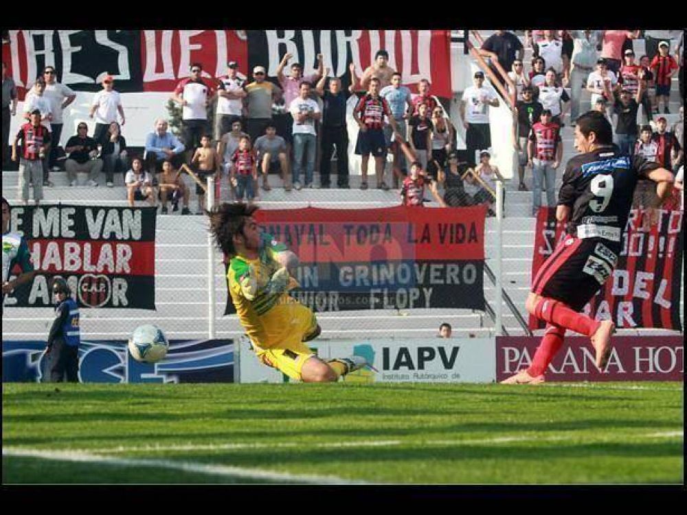 Patronato consigui� con una goleada su primera victoria como local