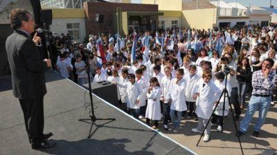 Inauguran una escuela especial, una planta de reciclado y un molino harinero en Segu�