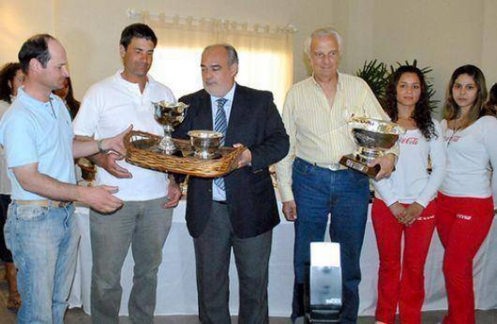 En la Expo Rural, Ricardo Colombi marc� la cancha