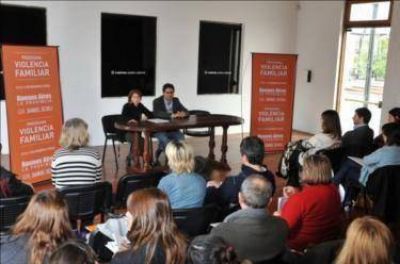 Promueven la formaci�n de Mesas Locales contra la violencia familiar