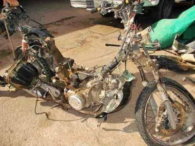 Un motociclista muri� y otro est� grave al ser chocados por un auto en la ruta 5