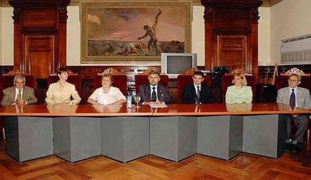 Para la UCR, Schiaretti privilegia a los jueces