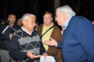 En la comisi�n vecinal del Aeropuerto repudian a su propio presidente