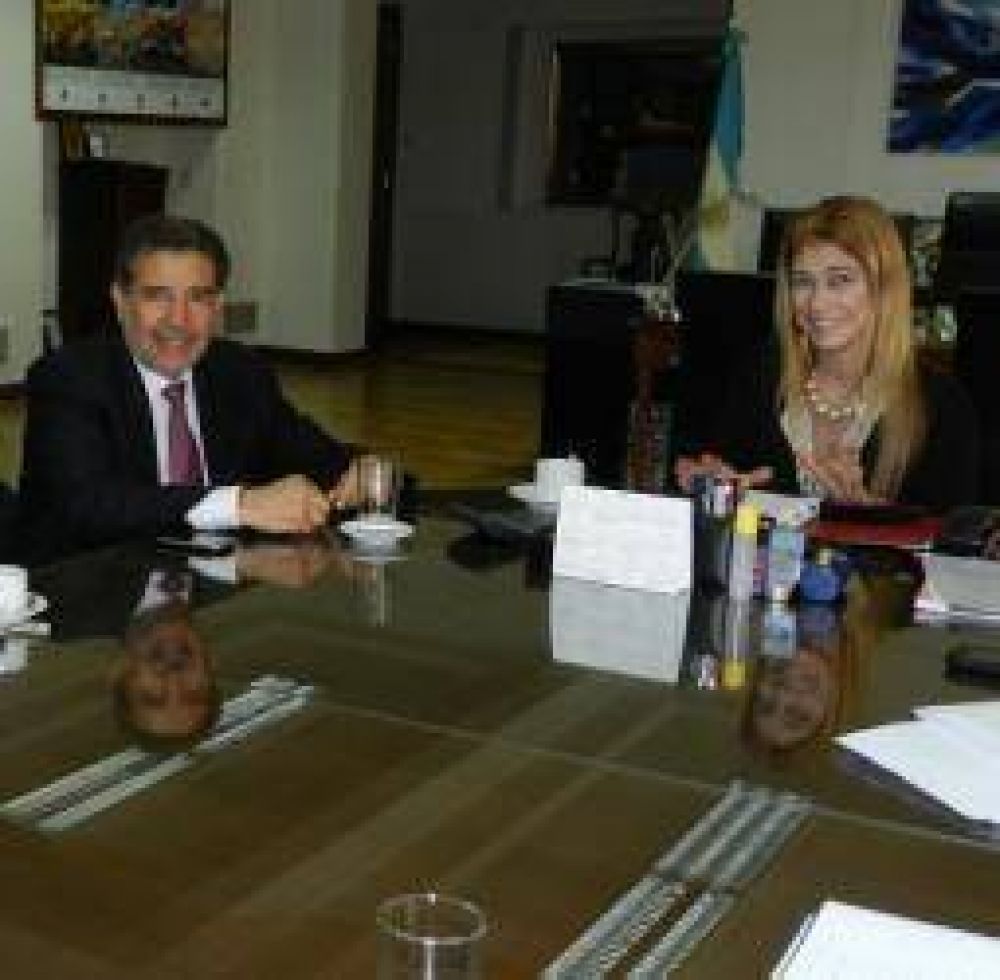Promoci�n Industrial. �No permitiremos que se caiga ninguna empresa�