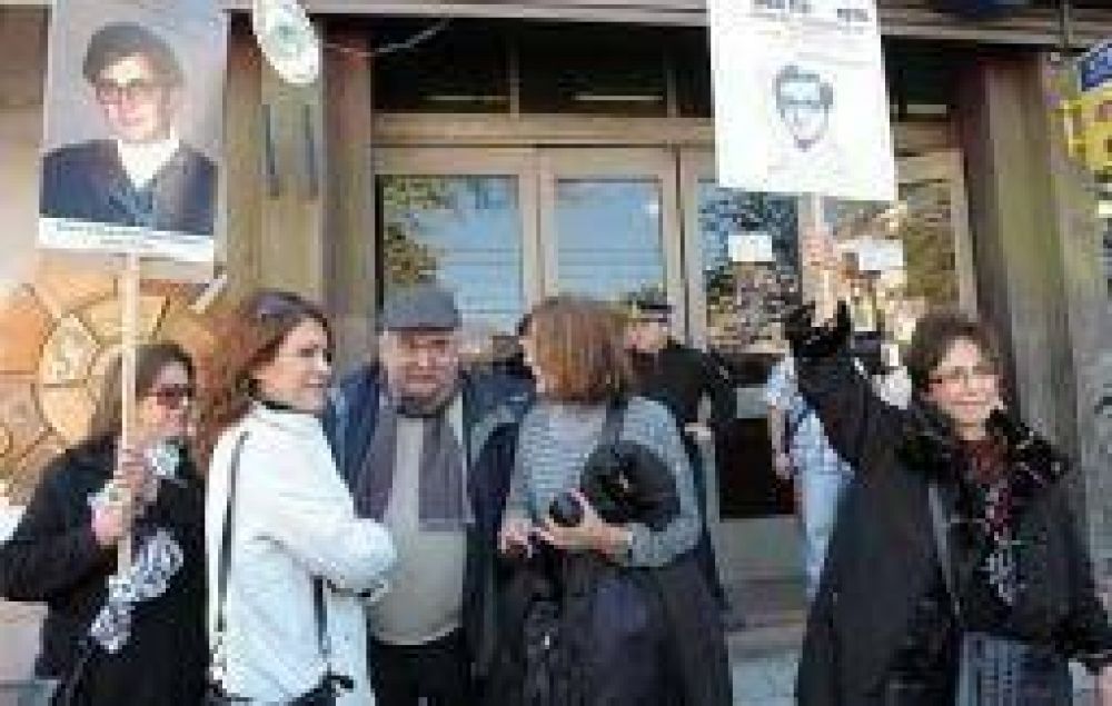 Se reanud� el juicio contra tres ex represores, que se negaron a declarar