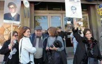 Se reanud� el juicio contra tres ex represores, que se negaron a declarar