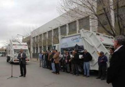 Presentaron los camiones de la basura 