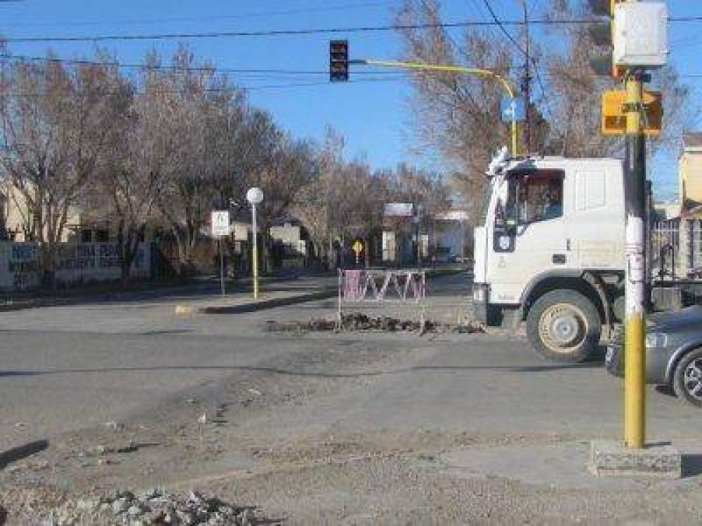 Bacheo en calles de la localidad de Las Heras, Santa Cruz
