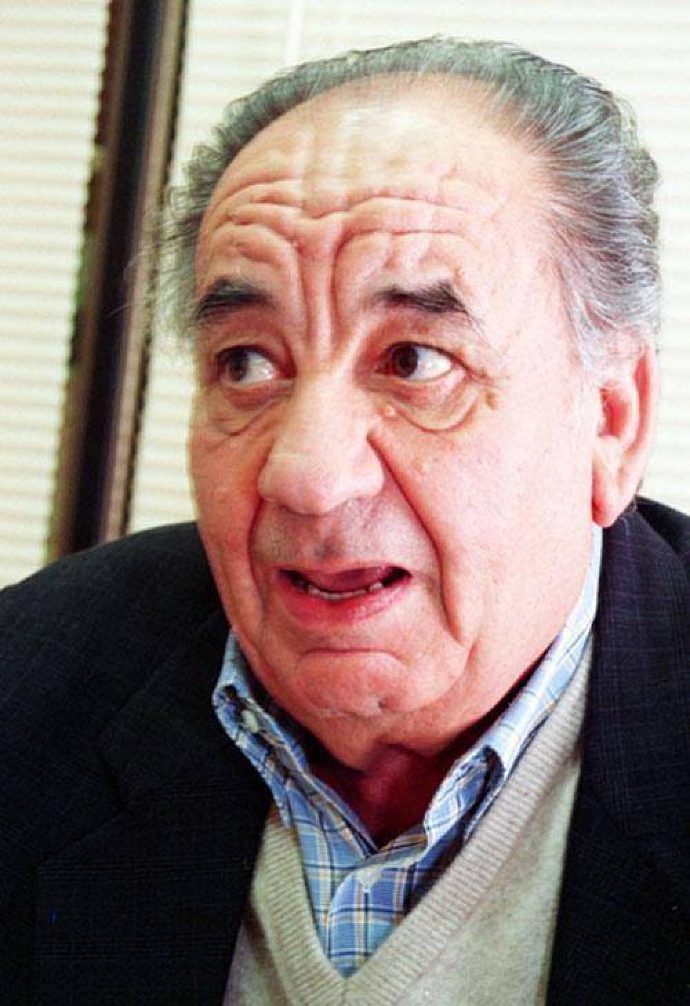 Muri� el farmac�utico y ex diputado C�rdenas.