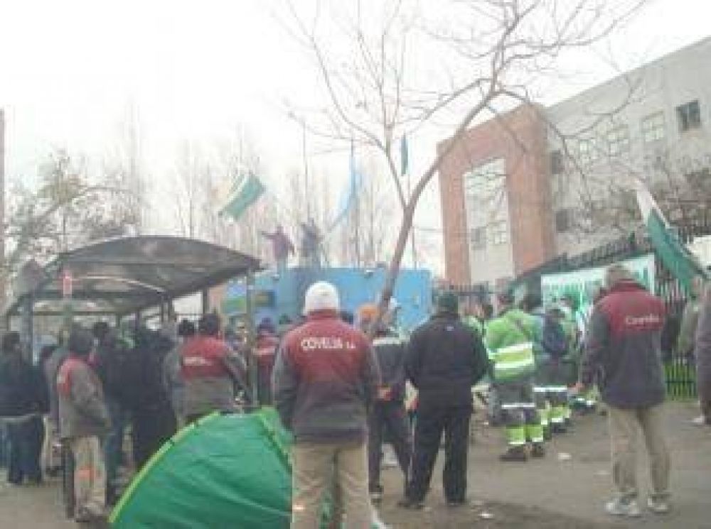 Basura: Abren sobres de Covelia bajo el "apriete" camionero