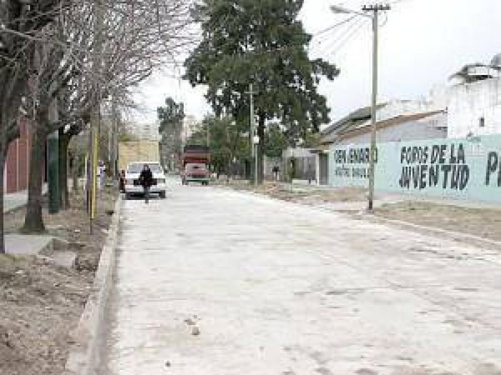 Centenario: conectan m�s barrios con nuevos asfaltos