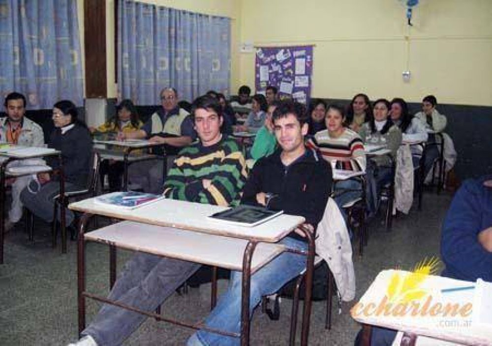 Anuncian en Col�n el Plan FinEs 2