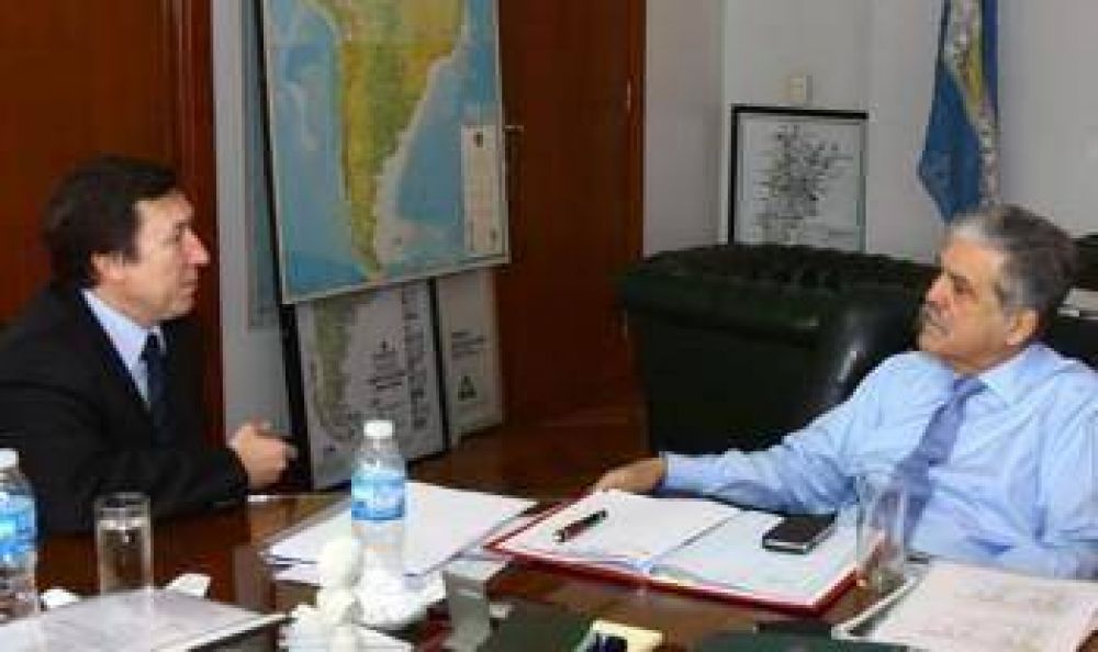 Pavimento y abastecimiento de agua: los temas tratados entre Bevilacqua y De Vido