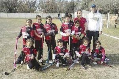 Crece el entusiasmo en el sudeste por la pr�ctica de hockey femenino