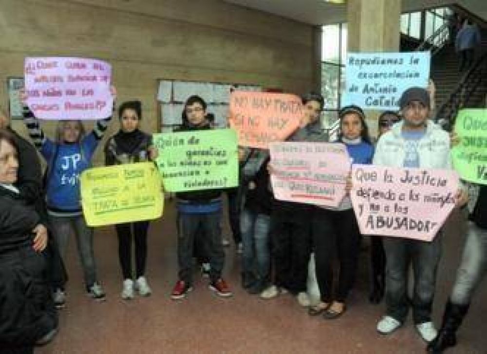 "Que la Justicia defienda a los ni�os"
