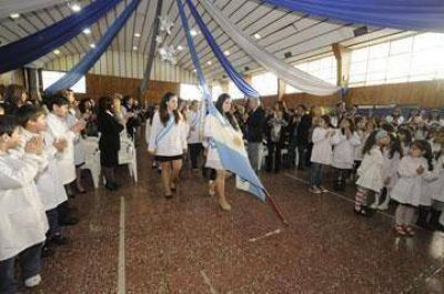 Emotivo acto por los 75 a�os de la Escuela Provincial N� 19