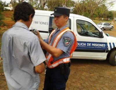 Retiran de circulaci�n m�s de 40 rodados y detienen a unas 50 personas