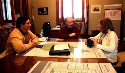 El Intendente felicit� a la directora del Materno Infantil