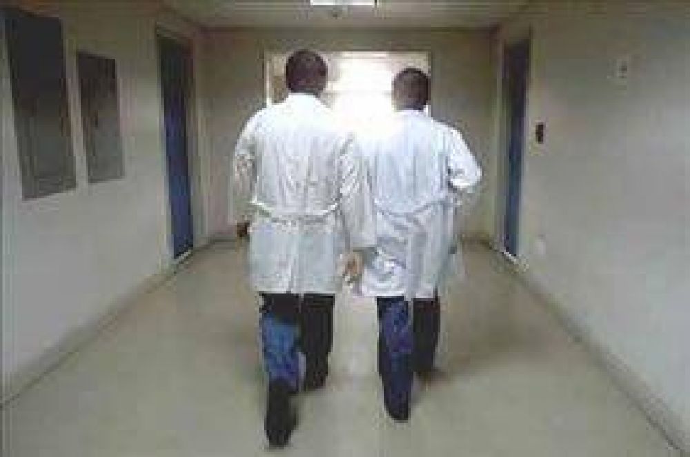 El Gobierno ofrece un 15% de aumento a los m�dicos de hospitales