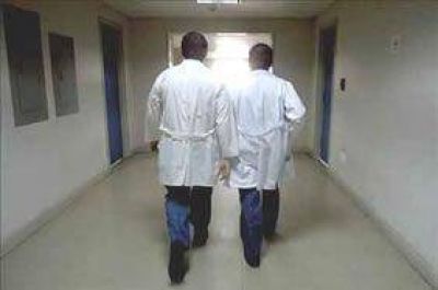 El Gobierno ofrece un 15% de aumento a los m�dicos de hospitales
