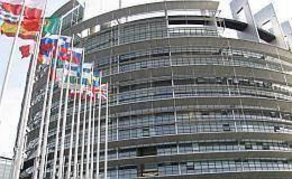 Cerraron el Parlamento europeo por peligro de derrumbe