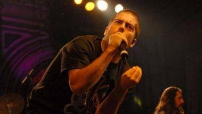 Cantante de Callejeros toc� para el doble de la capacidad permitida