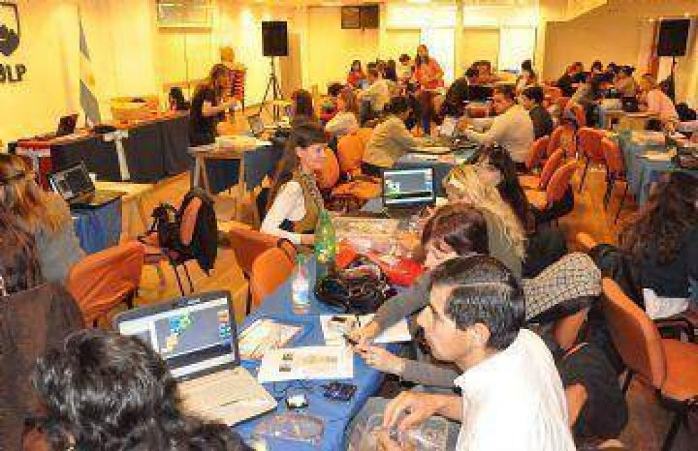 Docentes de distintos puntos de la Provincia se capacitaron en rob�tica